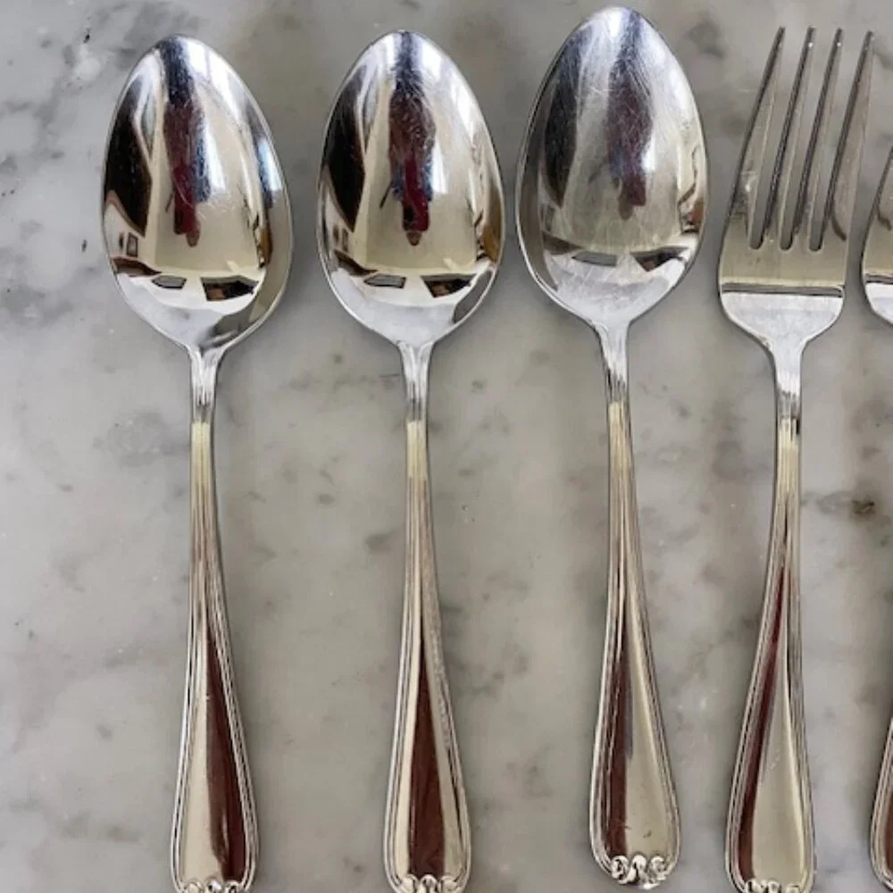 REED & BARTON Select Oval Thread Stainless Steel Flatware 12 Pieces